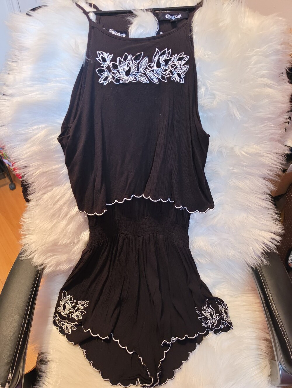 Black Floral Embroidered Romper‎